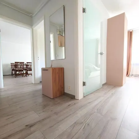 Lejlighed Family Apartment, Free Private Parking *