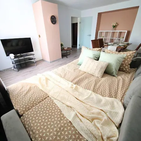 Family Apartment, Free Private Parking Korter